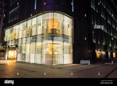 louis vuitton stores in poland.